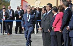Rusija je na vrhu G20 skušala vohuniti z »okuženimi« darili voditeljem