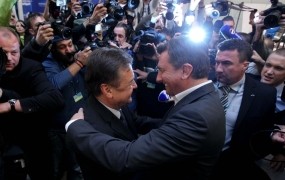 Bolni Pahor svari: SD ne sme v koalicijo z Jankovićem, bojte se njegovih svetovalcev