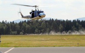 Iz BiH se je vrnil helikopter slovenske policije, menjava se ekipa civilne zaščite