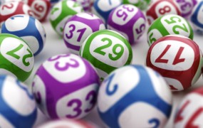 Loterijska goljufija: Dve kroglici s številko tri
