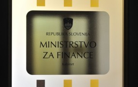 Ministrstvo o slabi banki: V Bruselj smo poslali prvi delovni osnutek podzakonskega akta