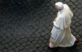 Novi papež po telefonu govoril s predhodnikom Benediktom XVI.