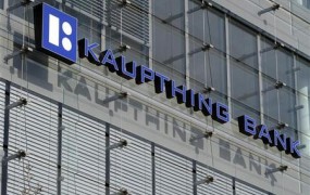 Trije nekdanji direktorji propadle islandske banke za zapahe