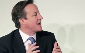 Cameron pripravljen prekršiti embargo in oborožiti sirske upornike