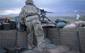 Talibani grozijo z vojno, če bodo ZDA ostale v Afganistanu