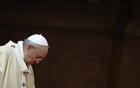 Papež ustanavlja novo komisijo za preiskovanje spolnih zlorab v Cerkvi