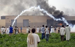 ZDA umikajo del diplomatskega osebja iz Sudana in Tunizije