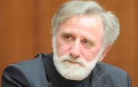 Obtožena Požganova za zaposlitev sina župana Zanoškarja krivi župana