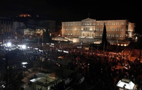 Grška vlada preživela glasovanje o nezaupnici