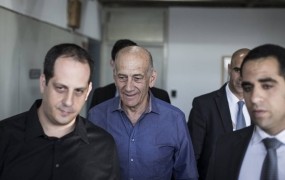 Nekdanjemu izraelskemu premierju Olmertu grozi do sedem let zapora