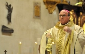 Apostolski nuncij v Sloveniji Janusz pozval k spravi in zoperstavitvi nasilju
