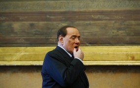 Berlusconi ni več član viteškega reda
