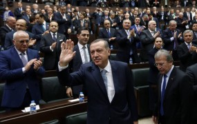 Montaža, Erdogan zavrača verodostojnost zanj obremenjujočih prisluhov