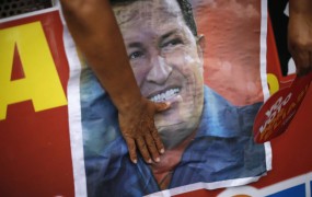 Hugo Chavez: hude krvavitve med operacijo zaradi raka