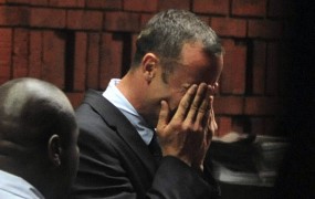Uradno: Oscar Pistorius obtožen umora dekleta