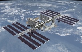 Ruski politik: Nasa lahko astronavte na ISS pošilja s trampolinom