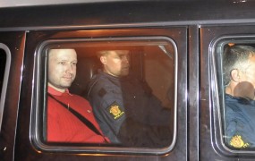 Morilec Breivik je načrtoval umore visokih norveških politikov