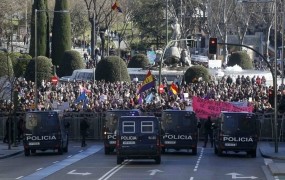 V Madridu tisoči proti spornemu zakonu o omejitvi splava