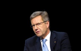 Škandal nemškega predsednika - Wulffu grozi odvzem imunitete