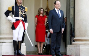 Maščevanje nekdanje prve dame: Hollande na mara revnih, označuje jih za "brezzobe"