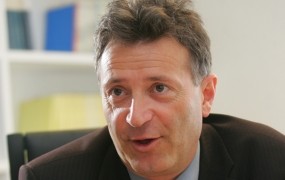 Minister Pličanič: Ministrom 4 odstotke nižje plače