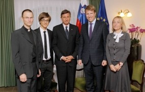 Predsednik Pahor z ustanovitelji Ameriško Slovenske Izobraževalne  fundacije ASEF