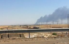 Irak: skrajneži zavzeli glavno rafinerijo in v pokolu ubili 55 ljudi