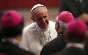 Papež: Cerkev mora imeti vrata odprta tudi za grešnike