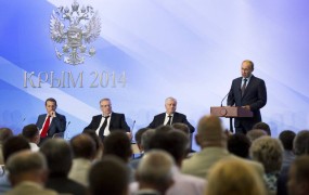 Putin na Krimu: EU in ZDA ne smemo dovoliti, da nas prezirajo