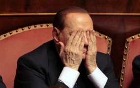 Družbeno koristni Berlusconi: kazen želi odslužiti z javnimi deli 