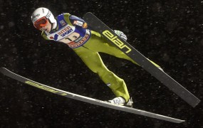 Slovenski skakalci zmagali po odpovedi druge serije v Klingenthalu