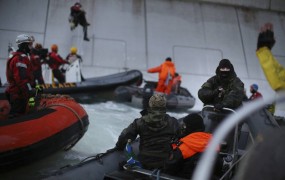 Rusija proti aktivistom Greenpeacea s preiskavo zaradi piratstva