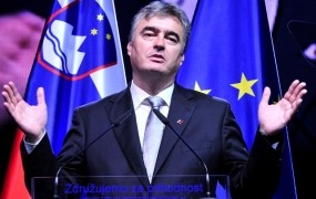 SDS: Še ena blamaža vlade Alenke Bratušek in Slovenije v tujini