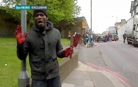 London v šoku: kričoč Alah akbar sta napadalca z mačeto ubila vojaka