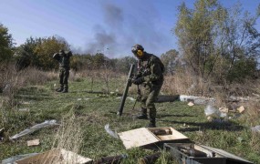 Prekinitev ognja na vzhodu Ukrajine vedno bolj krhka