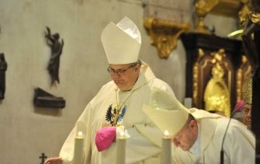 Škof Štumpf na Teharjah: Morjenje samo zaradi primitivnega in brezumnega sovraštva