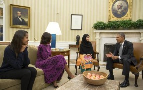 Malala pri Obami: Napadi z brezpilotnimi letali v Pakistanu spodbujajo terorizem
