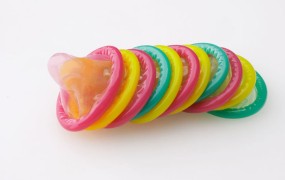 V Franciji prepovedali prodajo kondomov iz Condoma