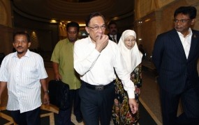 Malezijski opozicijski voditelj zaradi sodomije obsojen na pet let zapora