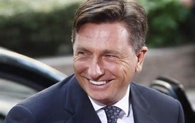 Pahor na posvet povabil enajst pravnikov, njihova stališča o rokih za predčasne volitve so različna