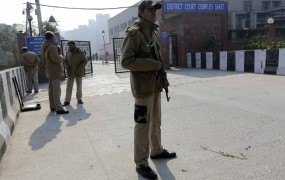 Indijski policisti domnevno mučili obtožence brutalnega posilstva