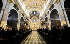 Katoliški cerkvi lani za 220.000 evrov donacij od dohodnine