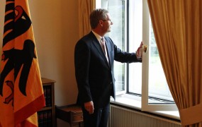 Nekdanji nemški predsednik Wulff na zatožni klopi