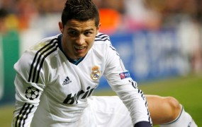 Cristiano Ronaldo zaradi udarca nad oči na preiskavah
