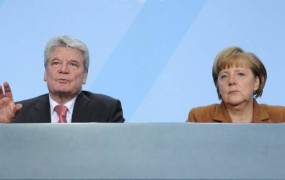 Ogorčena Merklova in Gauck zavračata srečanje z ameriškimi kongresniki