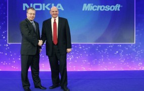 Padli velikan: Nokia bo enoto za mobilnike za 5,44 milijarde evrov prodala Microsoftu