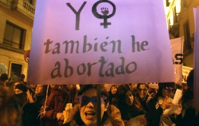 Španska vlada naj bi omejila pravico do splava