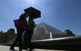 Pariški Louvre: podgane strašijo turiste