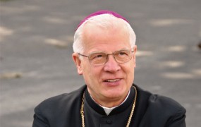 Poljski nadškof za pedofilijo krivi tudi ločene starše: Otroci iščejo ljubezen