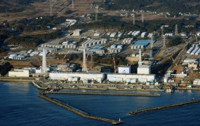 V Fukušimi iz rezervoarjev uhaja radioaktivna voda